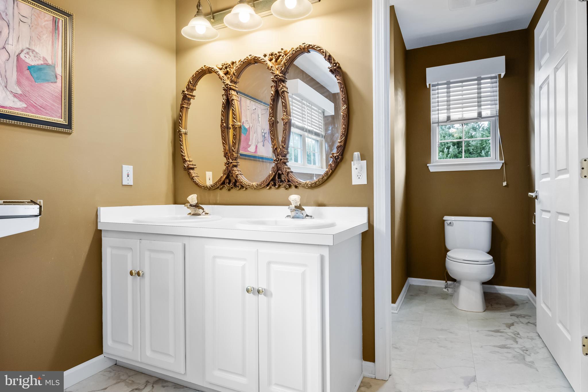 40 Ashley Drive Delran, NJ 08075 - Photo 27 of 45 Primary Bathroom