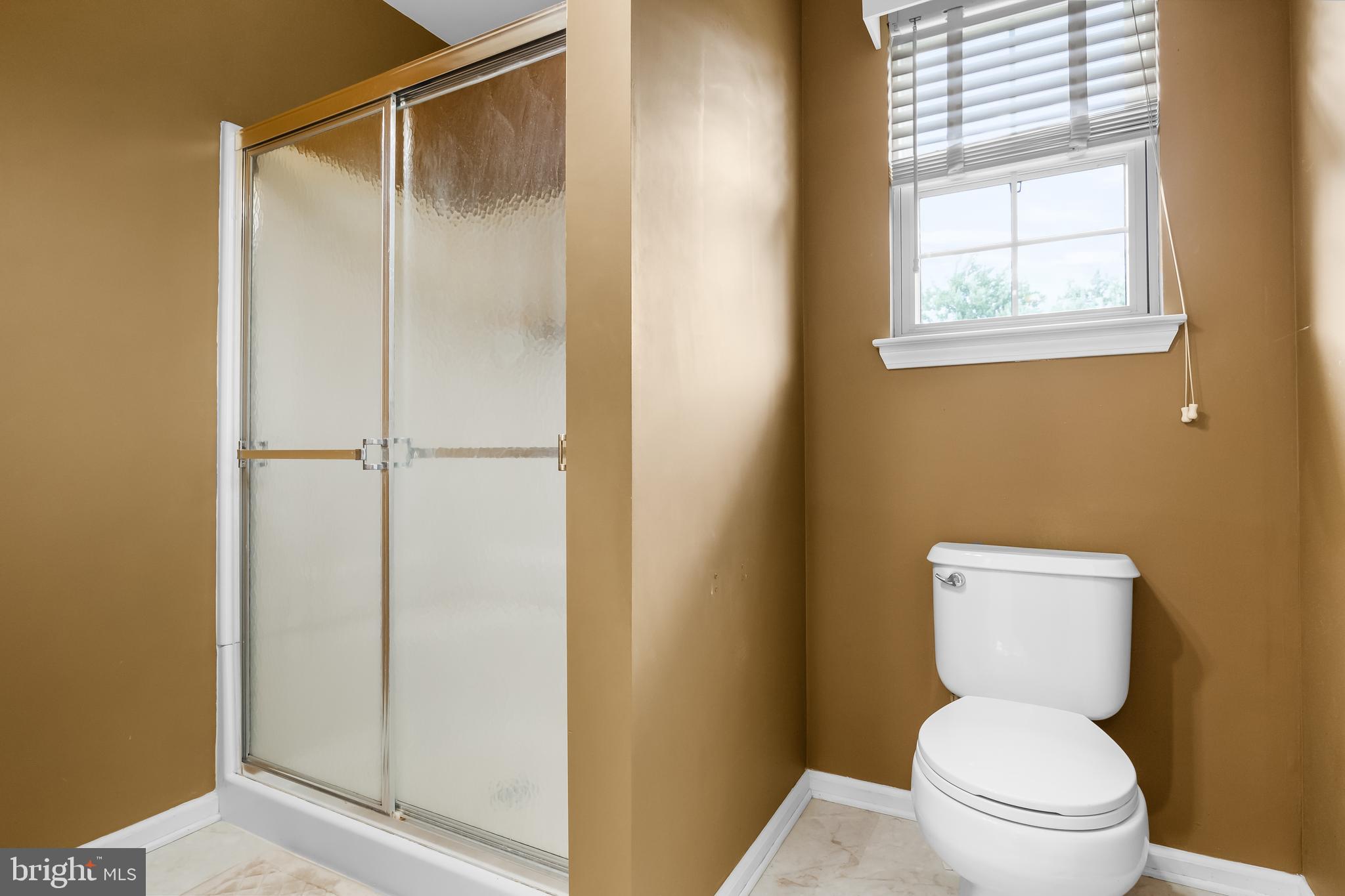 40 Ashley Drive Delran, NJ 08075 - Photo 28 of 45 Primary Bathroom