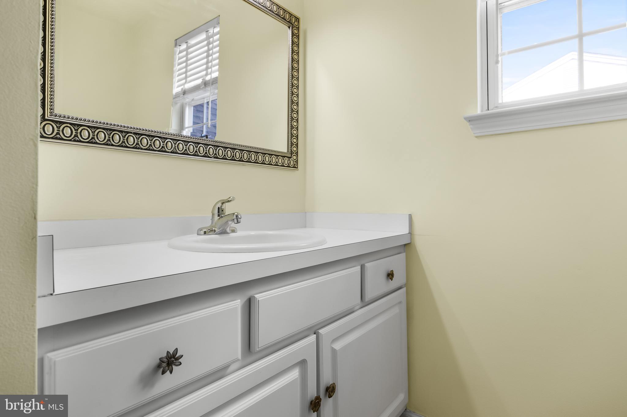 40 Ashley Drive Delran, NJ 08075 - Photo 33 of 45 Bathroom