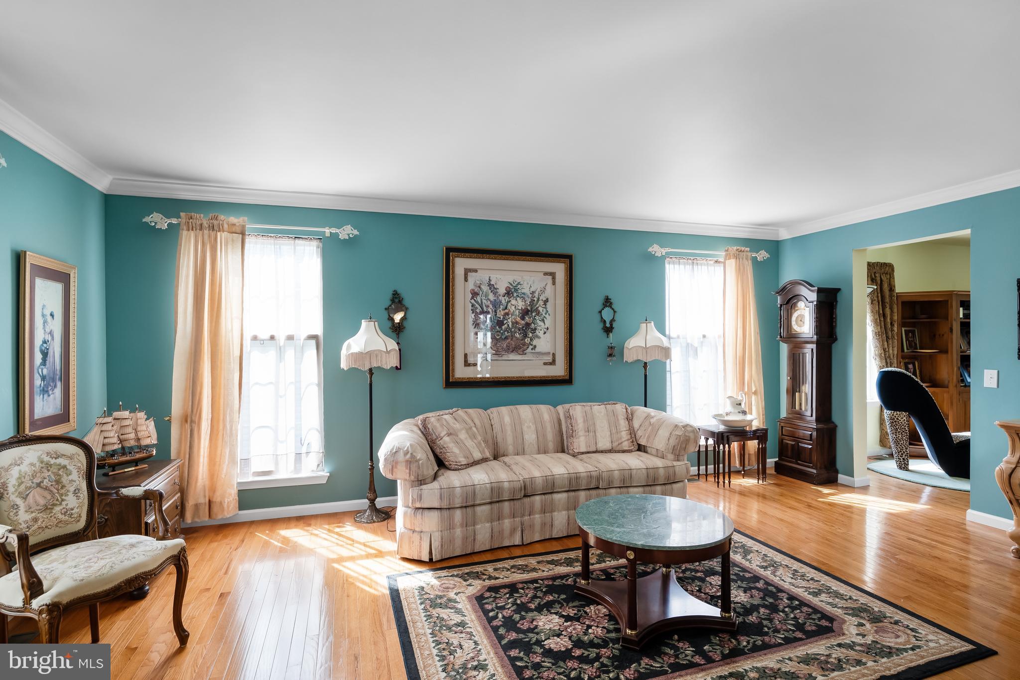 40 Ashley Drive Delran, NJ 08075 - Photo 9 of 45 Living Room