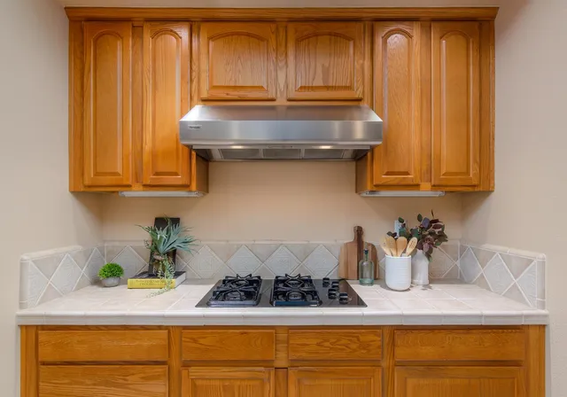 $889,000 | 11 Ost Place, Sacramento, CA 95835