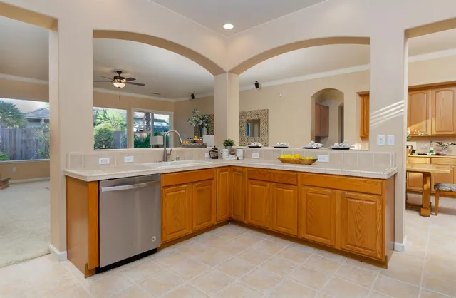 $889,000 | 11 Ost Place, Sacramento, CA 95835