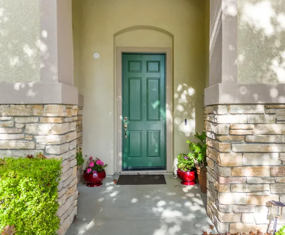 $889,000 | 11 Ost Place, Sacramento, CA 95835