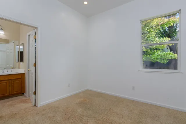 $889,000 | 11 Ost Place, Sacramento, CA 95835