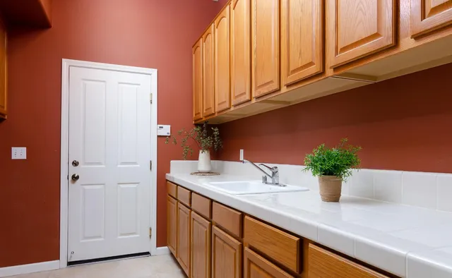 $889,000 | 11 Ost Place, Sacramento, CA 95835