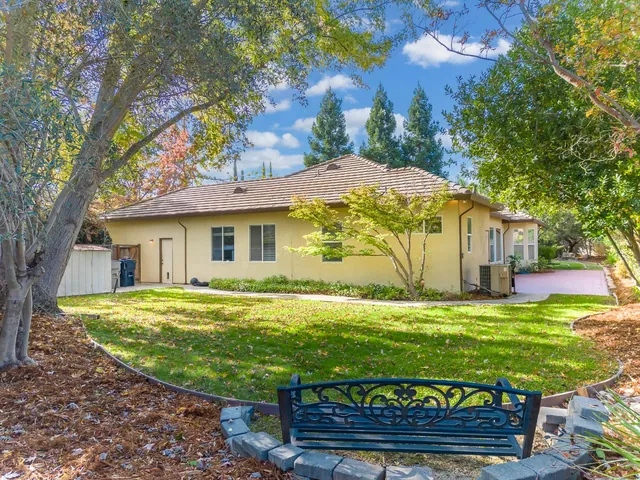 $889,000 | 11 Ost Place, Sacramento, CA 95835