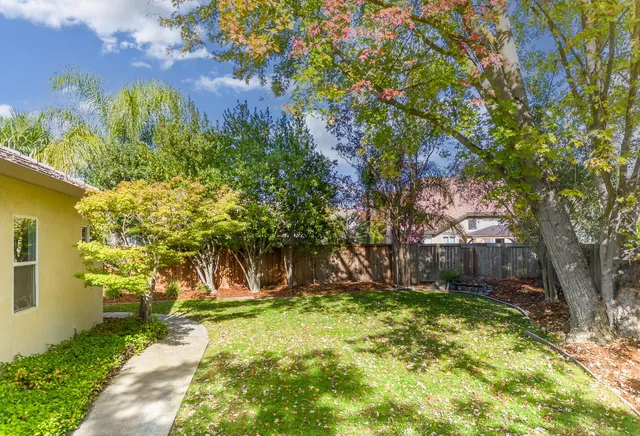 $889,000 | 11 Ost Place, Sacramento, CA 95835