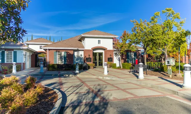 $889,000 | 11 Ost Place, Sacramento, CA 95835