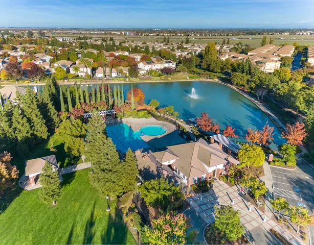 $889,000 | 11 Ost Place, Sacramento, CA 95835