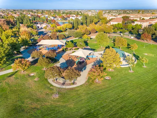 $889,000 | 11 Ost Place, Sacramento, CA 95835