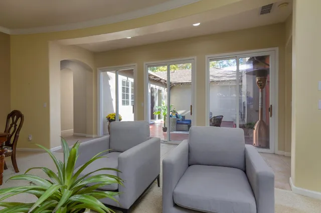 $889,000 | 11 Ost Place, Sacramento, CA 95835