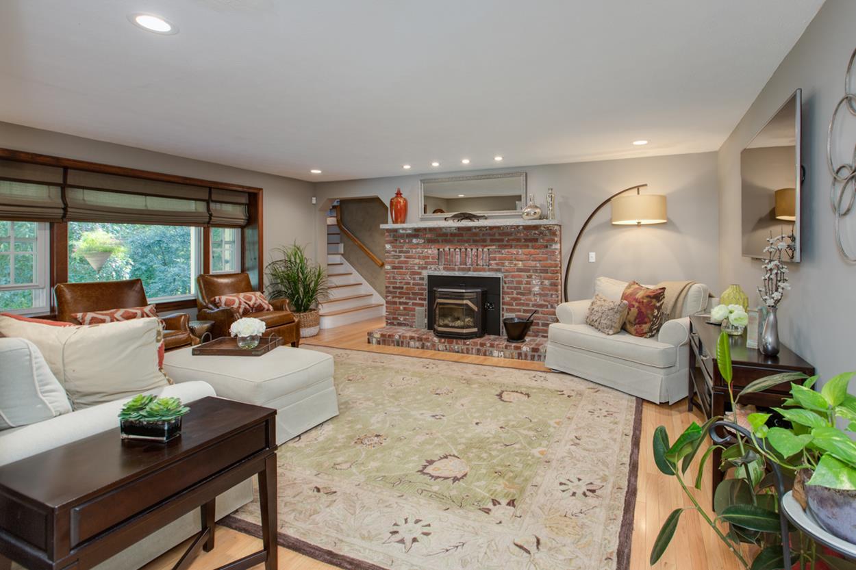 8 Otterson Road Londonderry, NH 03053 - Photo 2 of 31