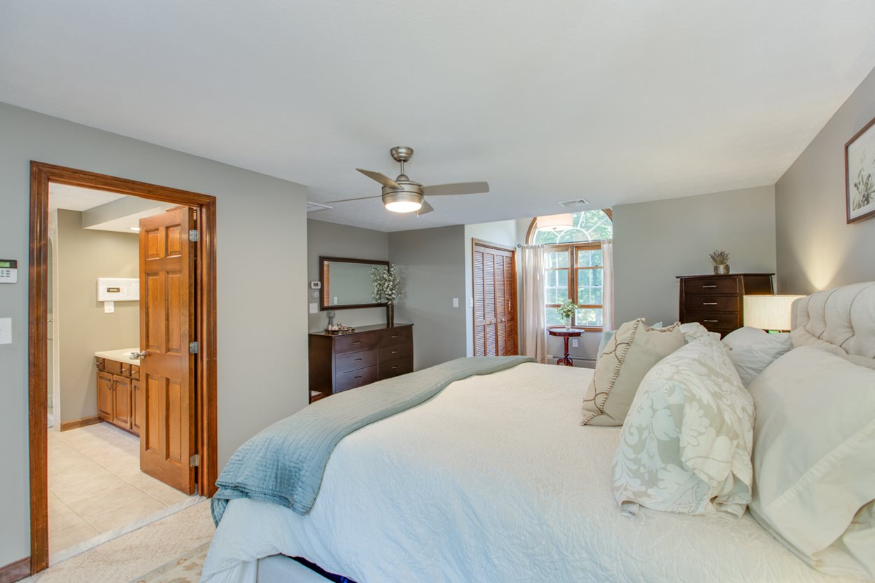 8 Otterson Road Londonderry, NH 03053 - Photo 12 of 31