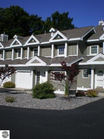 6704 Lakeshore Road Manistee, MI 49660 - Photo 3 of 22 1795334-2.JPG