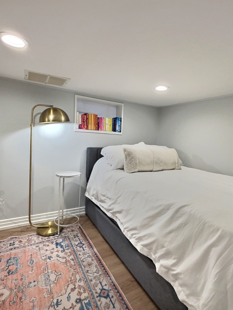 3745 North Seminary Avenue, Unit 1 Chicago, IL 60613 - Photo 14 of 26