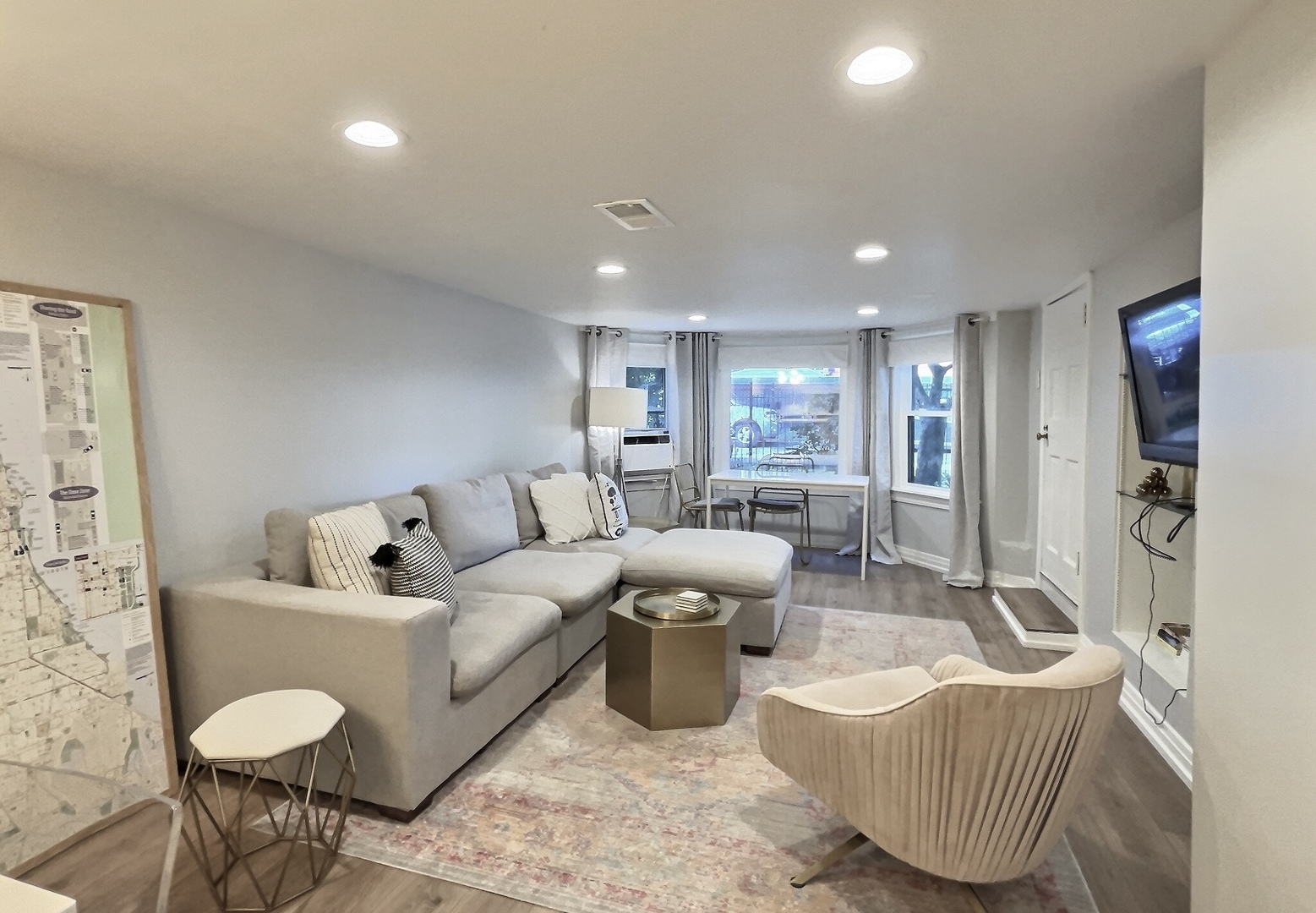 3745 North Seminary Avenue, Unit 1 Chicago, IL 60613 - Photo 4 of 26