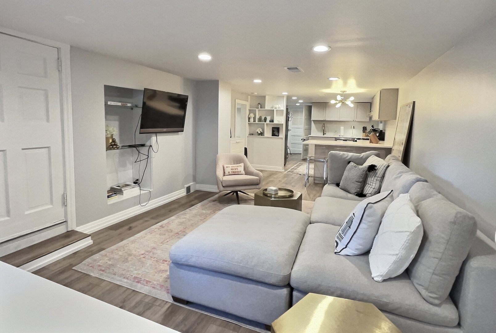 3745 North Seminary Avenue, Unit 1 Chicago, IL 60613 - Photo 8 of 26