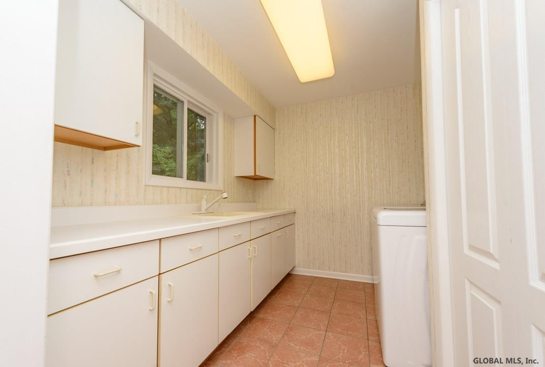37 Devon Road Bethlehem, NY 12054 - Photo 17 of 21 Photo 17