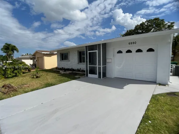 $2,350 | 6990 Northwest 17th Street, Margate, FL 33063