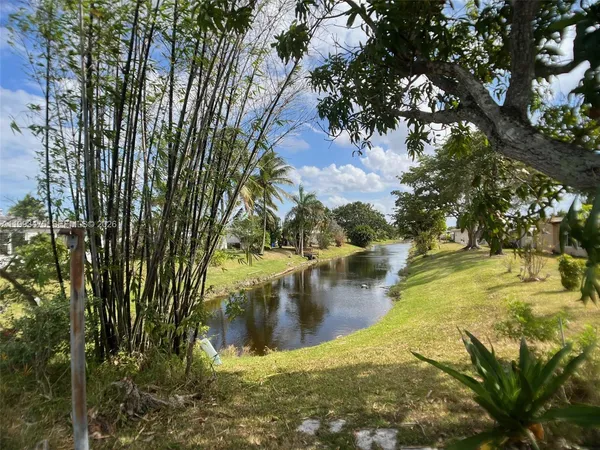 $2,350 | 6990 Northwest 17th Street, Margate, FL 33063