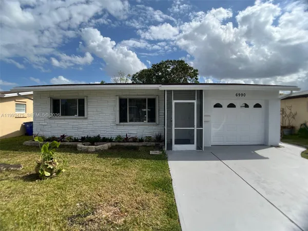 $2,350 | 6990 Northwest 17th Street, Margate, FL 33063