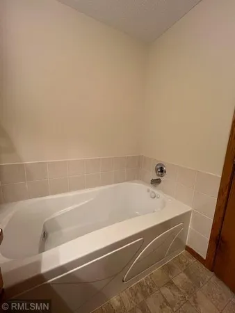 $208,500 | 301 Roosevelt Street South, Unit E, Cambridge, MN 55008