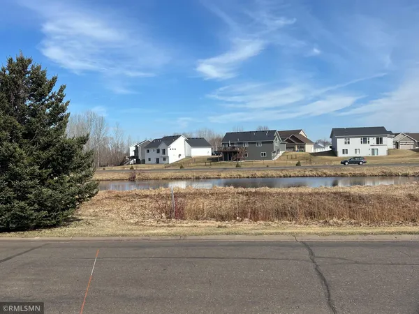 $208,500 | 301 Roosevelt Street South, Unit E, Cambridge, MN 55008