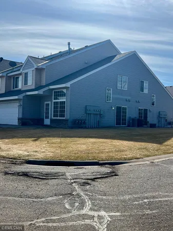 $208,500 | 301 Roosevelt Street South, Unit E, Cambridge, MN 55008