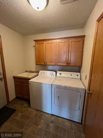$208,500 | 301 Roosevelt Street South, Unit E, Cambridge, MN 55008