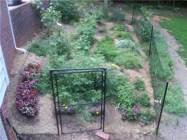 8644 Valley Brook Drive Raleigh, NC 27613 - Photo 14 of 18 GARDEN: The perfect spot to start your spring garden!
