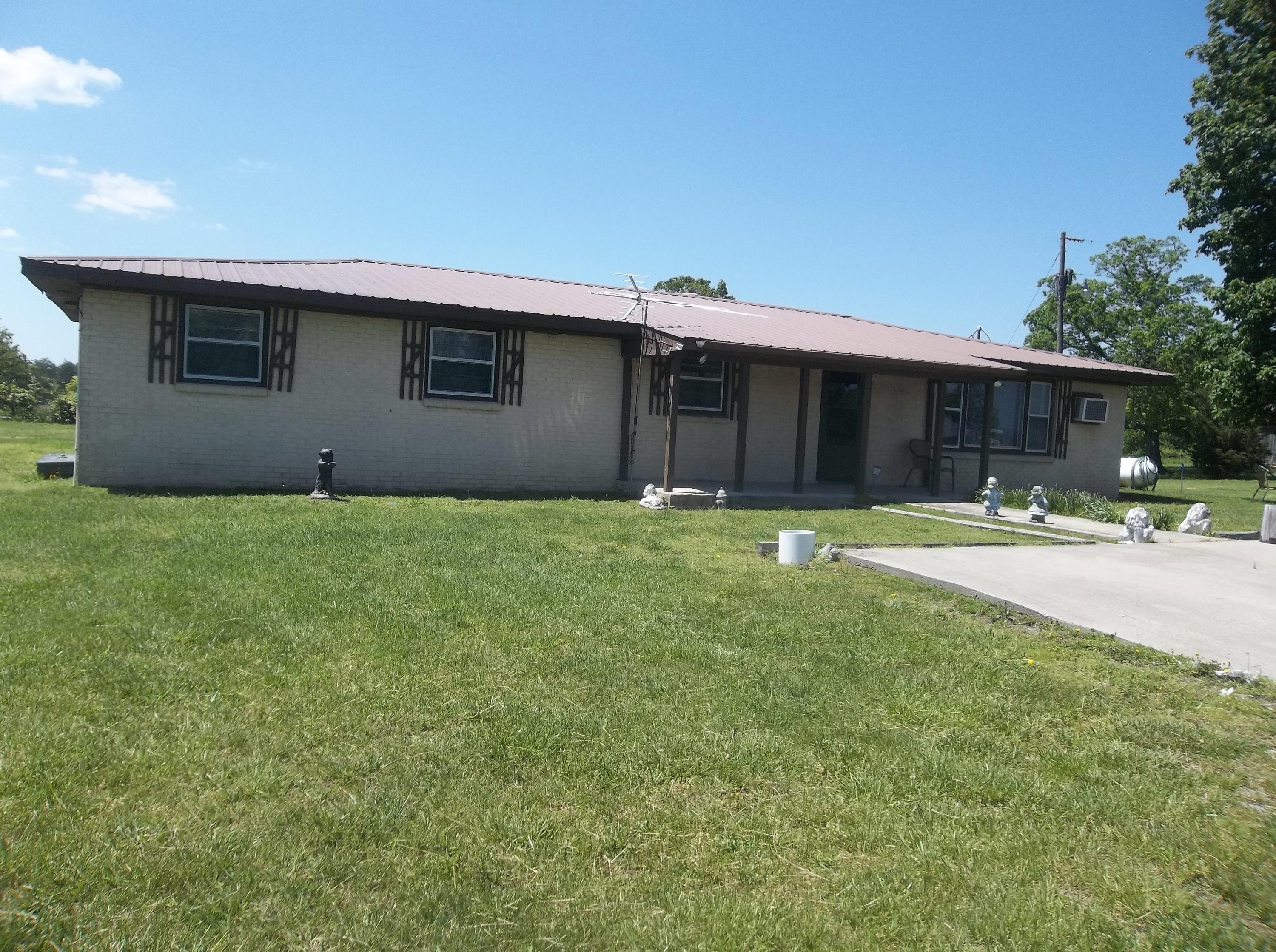 2787 Simmons Road Pikeville, TN 37367 - Photo 17 of 38 100_4322