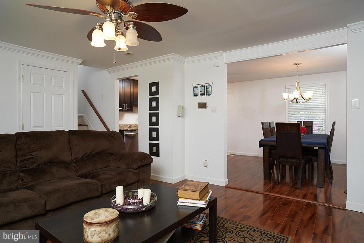124 North Harrison Road Sterling, VA 20164 - Photo 12 of 22 Living Room