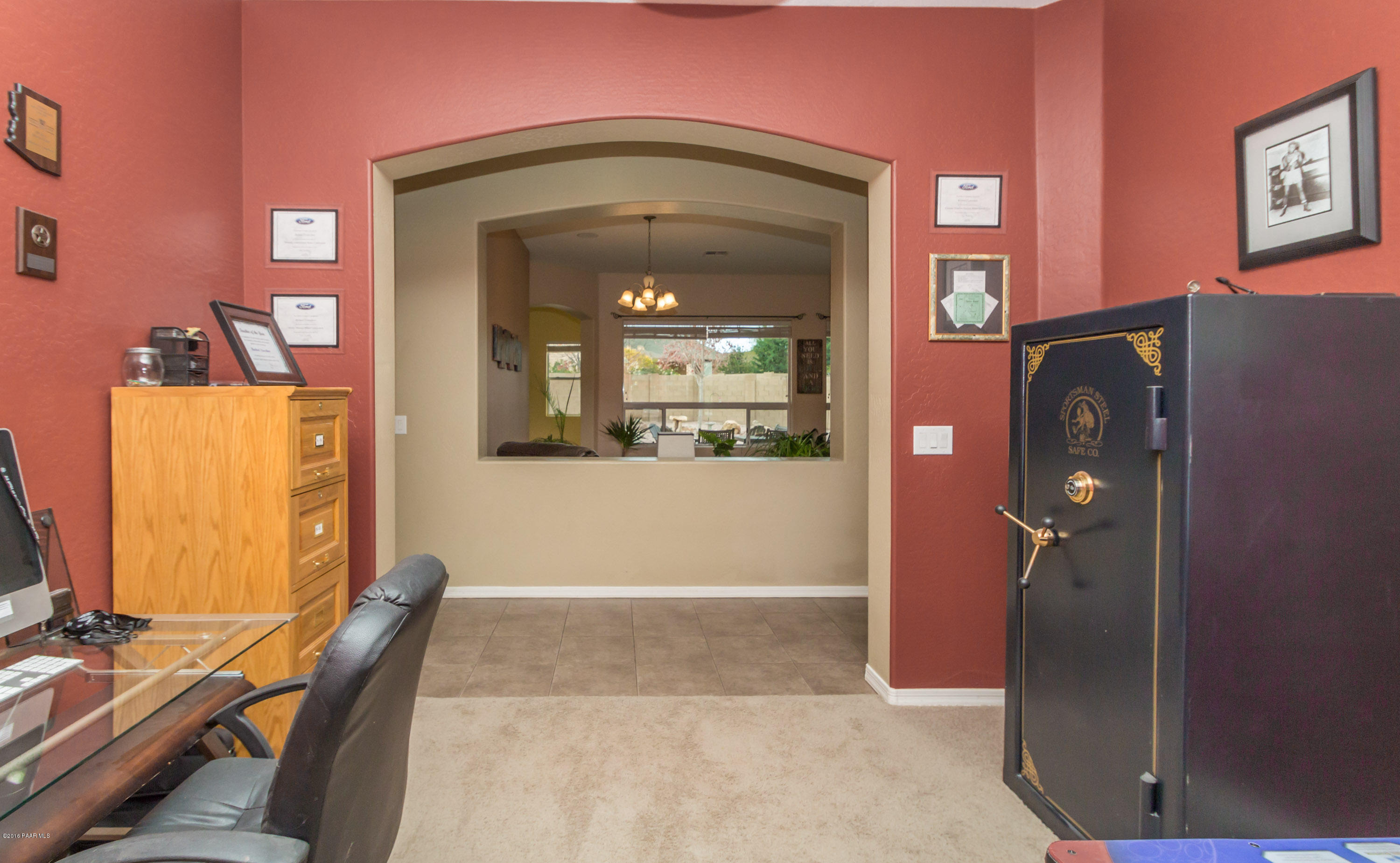 7887 East Mesteno Road Prescott Valley, AZ 86315 - Photo 19 of 30 a view of livingroom with furniture