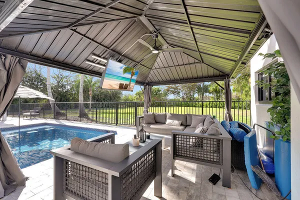 $2,499,000 | 3541 Carlton Lane, Davie, FL 33330