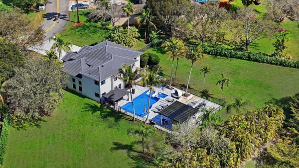 $2,499,000 | 3541 Carlton Lane, Davie, FL 33330