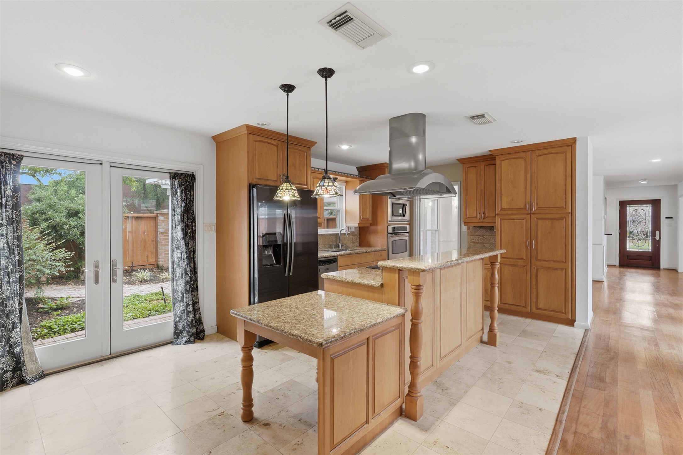 3002 Riata Lane Houston, TX 77043 - Photo 10 of 30 Kitchen