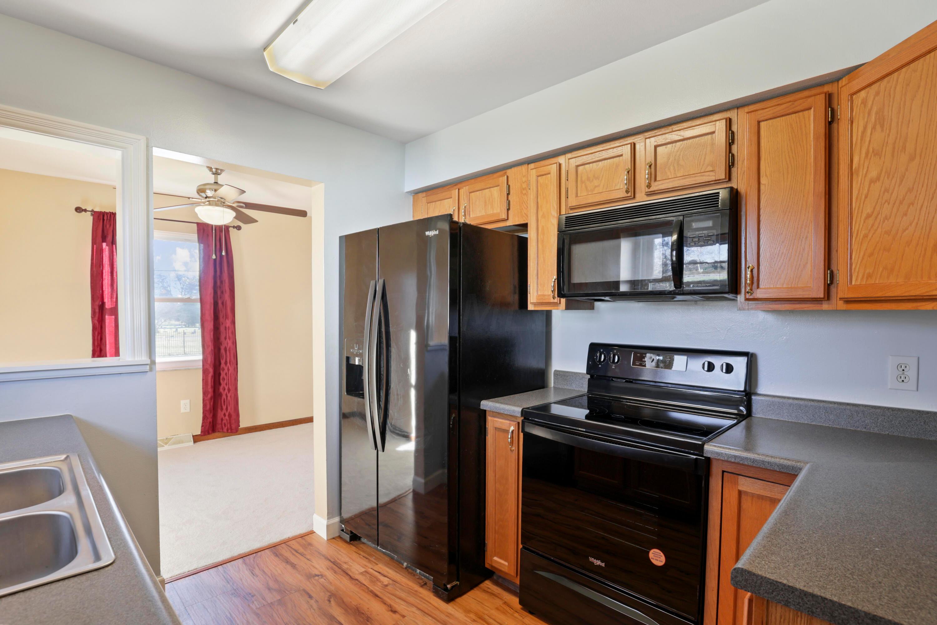1137 Brown Road Columbus, OH 43223 - Photo 12 of 59 F396386C-22C1-43FA-8798-045F0D5ACC2B