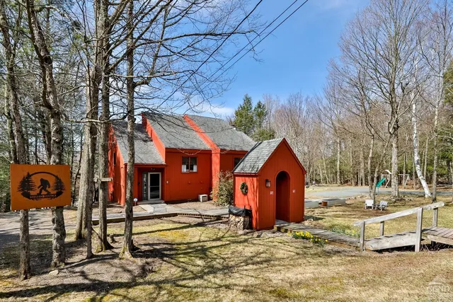 a sign that is on the side of the road