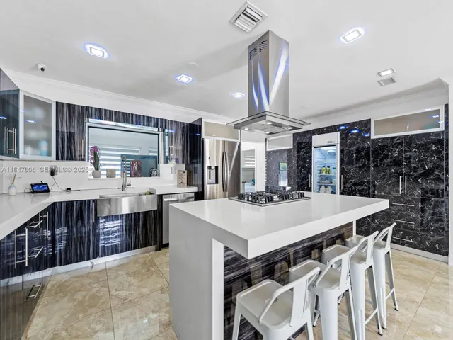 $1,000,000 | 15305 Southwest 209th Avenue, Miami, FL 33187