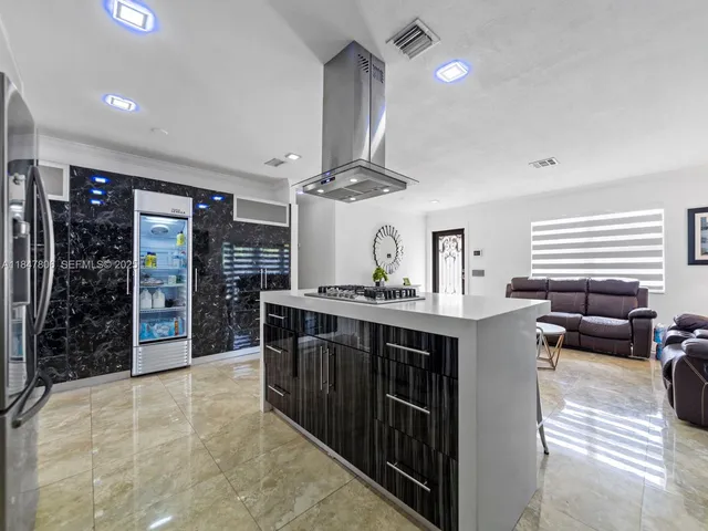 $1,000,000 | 15305 Southwest 209th Avenue, Miami, FL 33187