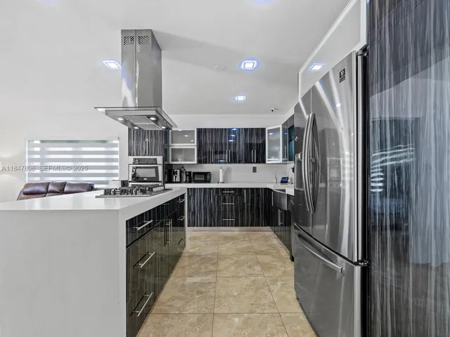 $1,000,000 | 15305 Southwest 209th Avenue, Miami, FL 33187
