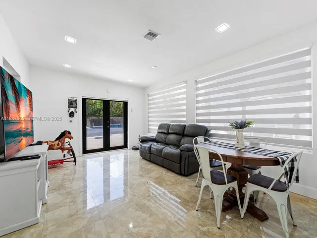 $1,000,000 | 15305 Southwest 209th Avenue, Miami, FL 33187