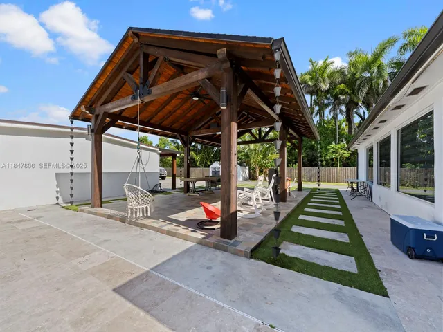 $1,000,000 | 15305 Southwest 209th Avenue, Miami, FL 33187