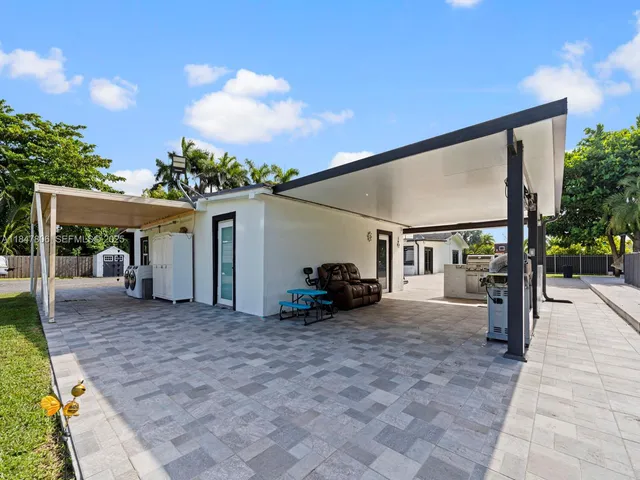 $1,000,000 | 15305 Southwest 209th Avenue, Miami, FL 33187