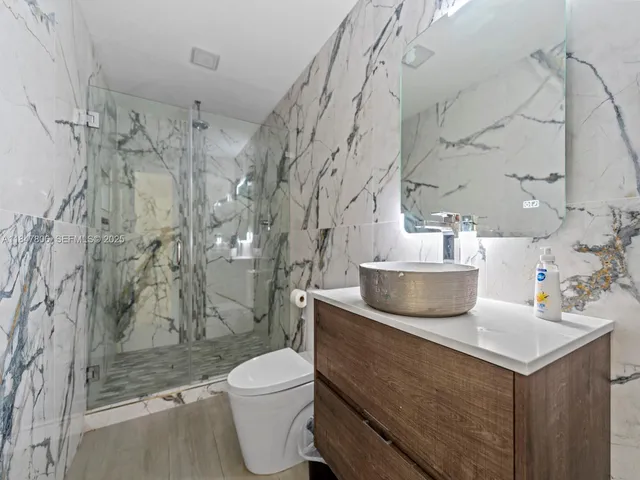 $1,000,000 | 15305 Southwest 209th Avenue, Miami, FL 33187