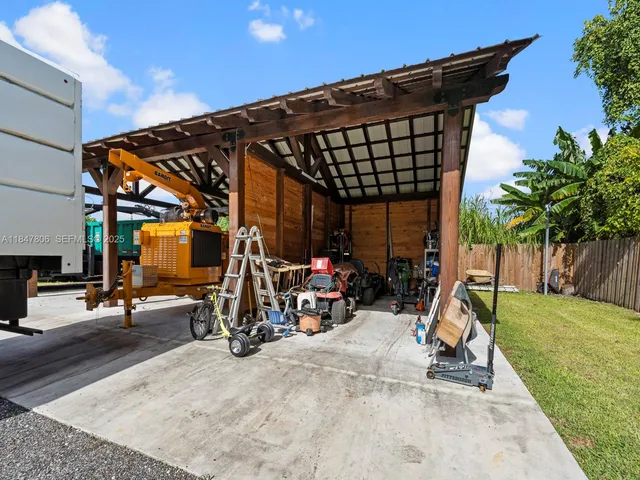 $1,000,000 | 15305 Southwest 209th Avenue, Miami, FL 33187