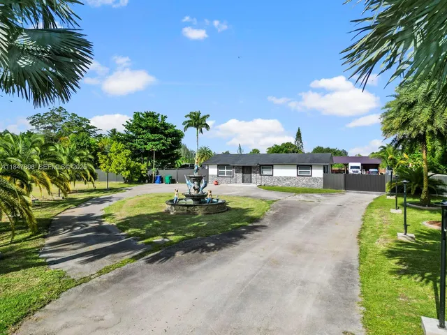 $1,000,000 | 15305 Southwest 209th Avenue, Miami, FL 33187