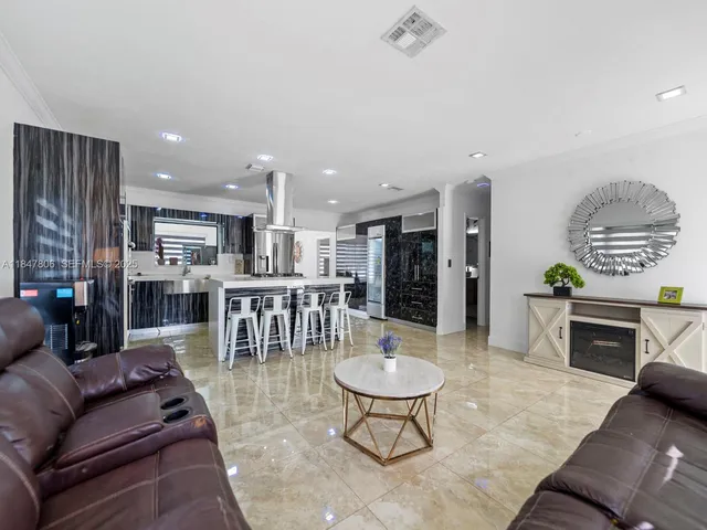 $1,000,000 | 15305 Southwest 209th Avenue, Miami, FL 33187