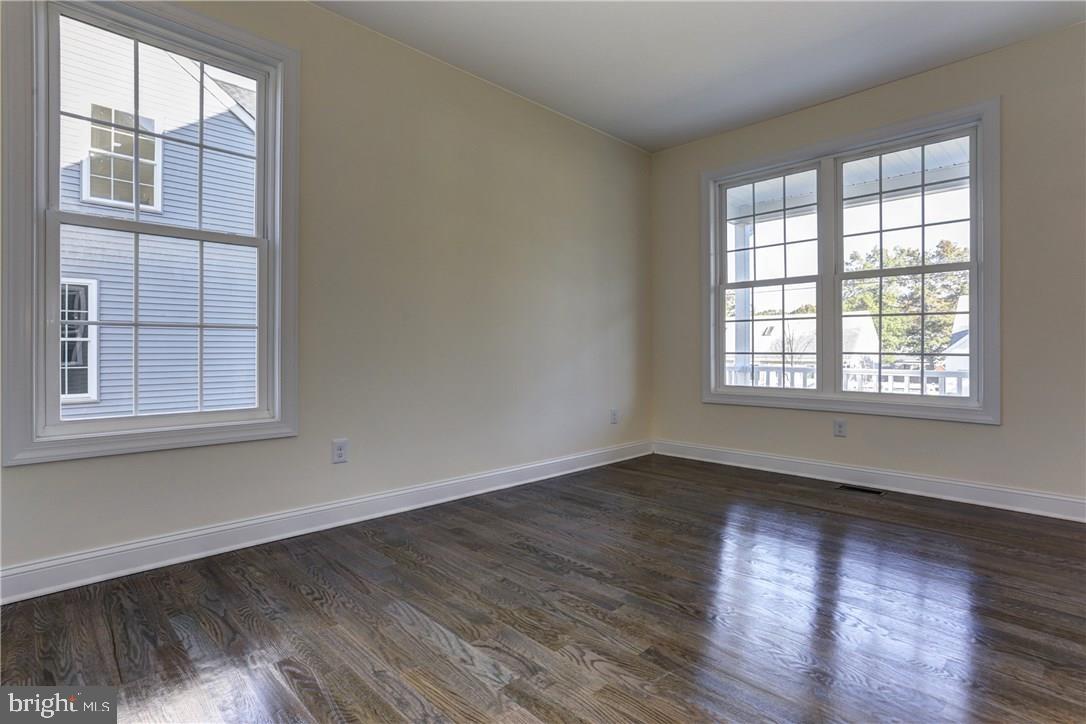 153 Bowline Road Manahawkin, NJ 08050 - Photo 16 of 35