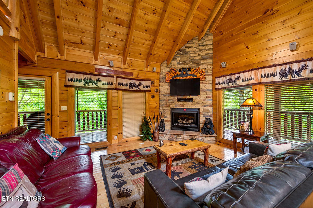2024 Bear Haven Way Sevierville, TN 37876 - Photo 5 of 35 DSC_4131